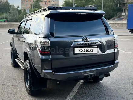 Toyota 4Runner 2019 года за 22 000 000 тг. в Алматы – фото 2