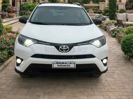 Toyota RAV4 2016 года за 6 500 000 тг. в Актау