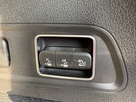 Mercedes-Benz GLS 450 2024 года за 70 000 000 тг. в Алматы – фото 15
