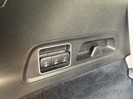 Mercedes-Benz GLS 450 2024 года за 70 000 000 тг. в Алматы – фото 16