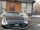 Hyundai Sonata 2023 годаfor12 800 000 тг. в Алматы