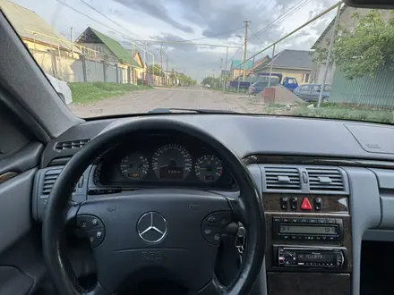 Mercedes-Benz E 280 2001 года за 3 300 000 тг. в Алматы – фото 15