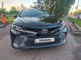 Toyota Camry 2020 года за 14 700 000 тг. в Алматы – фото 3