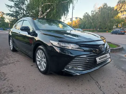 Toyota Camry 2020 года за 14 700 000 тг. в Алматы – фото 4