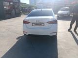 Hyundai Solaris 2018 года за 6 500 000 тг. в Актобе – фото 3