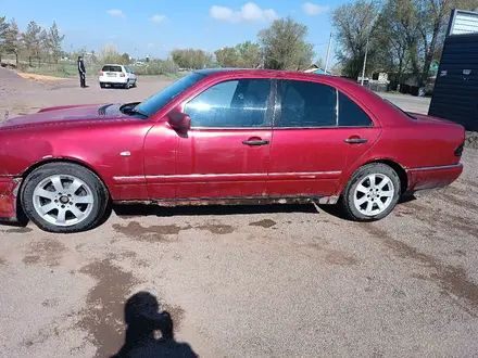 Mercedes-Benz E 230 1995 года за 2 000 000 тг. в Караганда – фото 15