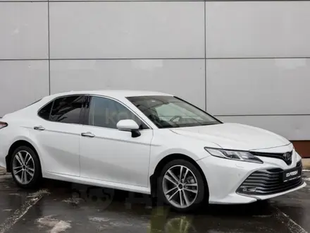 Toyota Camry 2019 года за 14 700 000 тг. в Астана