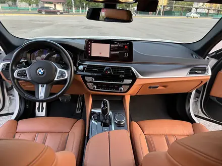 BMW 520 2022 года за 24 000 000 тг. в Алматы – фото 14