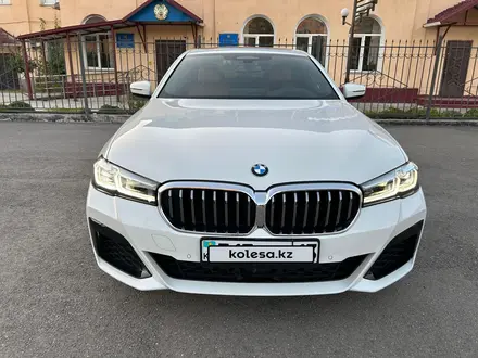 BMW 520 2022 года за 24 000 000 тг. в Алматы – фото 16