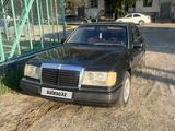 Mercedes-Benz E 200 1988 года за 500 000 тг. в Атырау