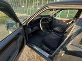 Mercedes-Benz E 200 1988 года за 500 000 тг. в Атырау – фото 5