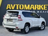 Toyota Land Cruiser Prado 2017 года за 18 850 000 тг. в Актобе – фото 4