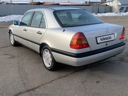 Mercedes-Benz C 220 1995 года за 3 500 000 тг. в Алматы – фото 2