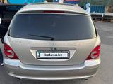 Mercedes-Benz R 350 2006 года за 6 500 000 тг. в Алматы – фото 4