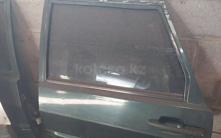 Двери на ВАЗ 2114 за 1 500 тг. в Караганда