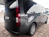 Hyundai Staria 2021 года за 17 500 000 тг. в Балхаш – фото 2
