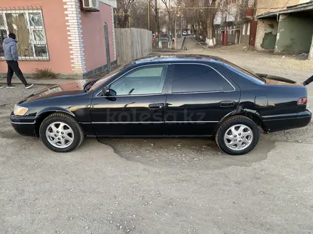 Toyota Camry 1999 года за 2 350 000 тг. в Актобе – фото 8