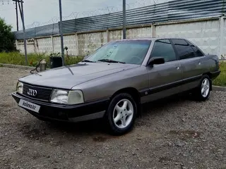 Audi 100