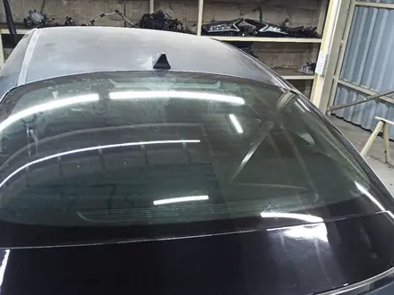 Задние лобовое стекло KIA K5 за 190 000 тг. в Алматы