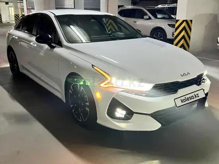 Kia K5 2022 года за 14 000 000 тг. в Алматы