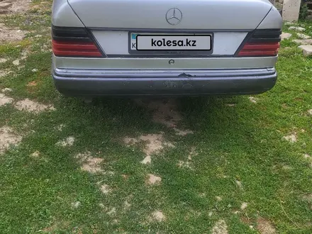 Mercedes-Benz E 230 1992 года за 1 050 000 тг. в Алматы – фото 4