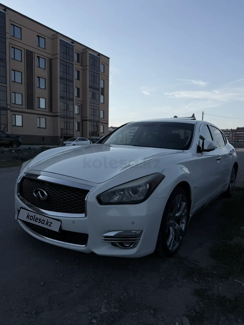 Infiniti Q70, 2016