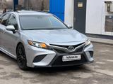 Toyota Camry 2018 года за 11 300 000 тг. в Алматы – фото 4