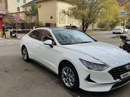 Hyundai Sonata 2023 года за 12 600 000 тг. в Алматы – фото 3