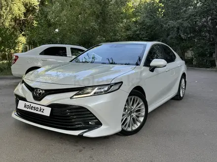 Toyota Camry 2019 года за 12 000 000 тг. в Алматы