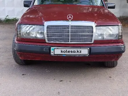 Mercedes-Benz E 230 1989 года за 1 800 000 тг. в Караганда