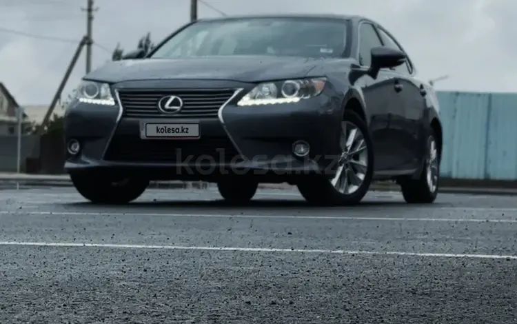 Lexus ES 300h 2015 года за 9 000 000 тг. в Атырау