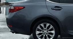 Lexus ES 300h 2015 года за 9 000 000 тг. в Атырау – фото 4
