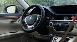 Lexus ES 300h 2015 года за 9 000 000 тг. в Атырау – фото 5