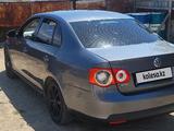 Volkswagen Jetta 2010 года за 2 150 000 тг. в Атырау – фото 3