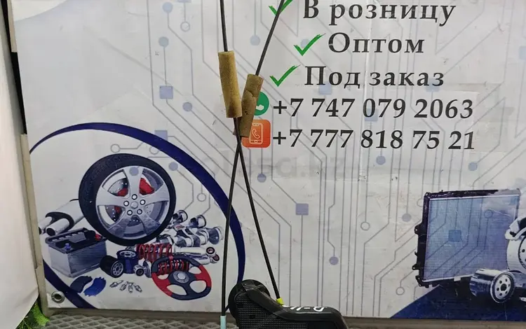 Замок двери задний левый Toyota Camry ACV30үшін100 тг. в Алматы