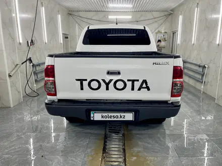 Toyota Hilux 2014 года за 9 800 000 тг. в Актау – фото 4