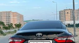 Toyota Camry 2023 года за 16 900 000 тг. в Актау – фото 2