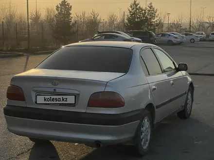 Toyota Avensis 1999 года за 2 500 000 тг. в Алматы – фото 2