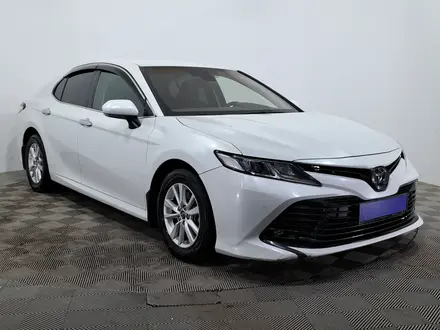 Toyota Camry 2018 года за 10 390 000 тг. в Алматы – фото 3