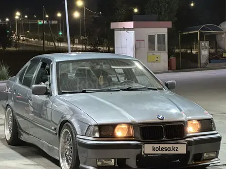 BMW 328 1996 года за 2 600 000 тг. в Алматы