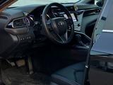 Toyota Camry 2019 года за 12 290 000 тг. в Алматы – фото 5