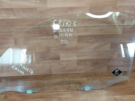 Боковое стекло Nissan Micra за 1 555 тг. в Караганда