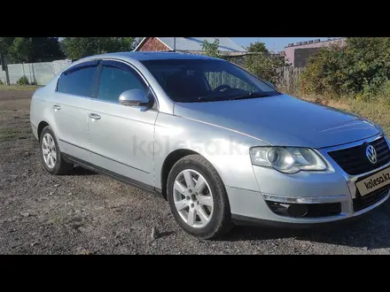 Volkswagen Passat 2005 года за 4 300 000 тг. в Караганда – фото 3