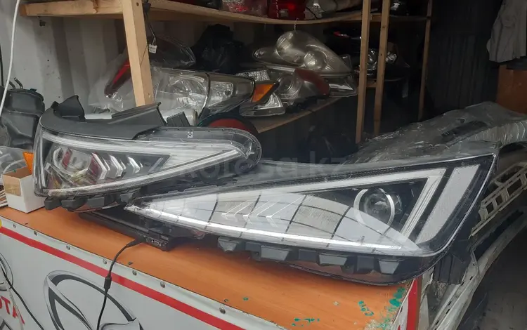 Hyundai Elantra фары передние за 110 000 тг. в Алматы