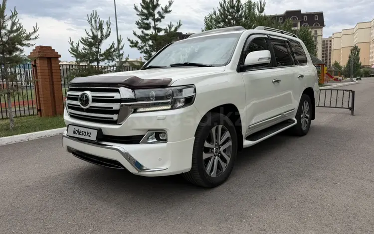 Toyota Land Cruiser 2017 года за 30 500 000 тг. в Астана