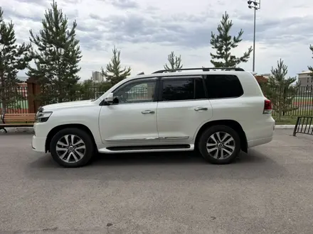 Toyota Land Cruiser 2017 года за 30 500 000 тг. в Астана – фото 2