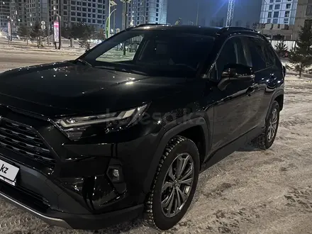 Toyota RAV4 2023 года за 16 500 000 тг. в Астана