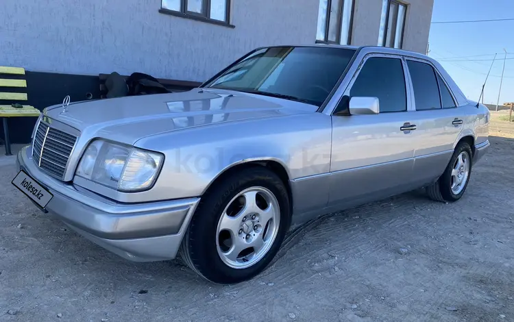 Mercedes-Benz E 220 1995 года за 3 400 000 тг. в Шымкент