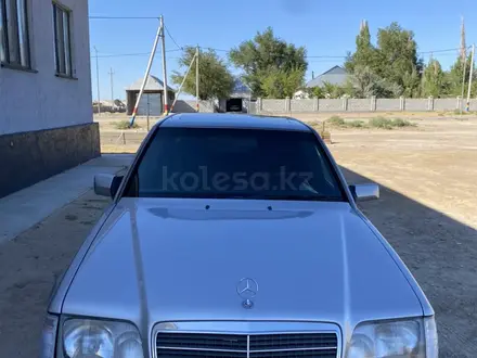 Mercedes-Benz E 220 1995 года за 3 400 000 тг. в Шымкент – фото 9