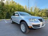 Volkswagen Touareg 2005 года за 3 400 000 тг. в Петропавловск – фото 3